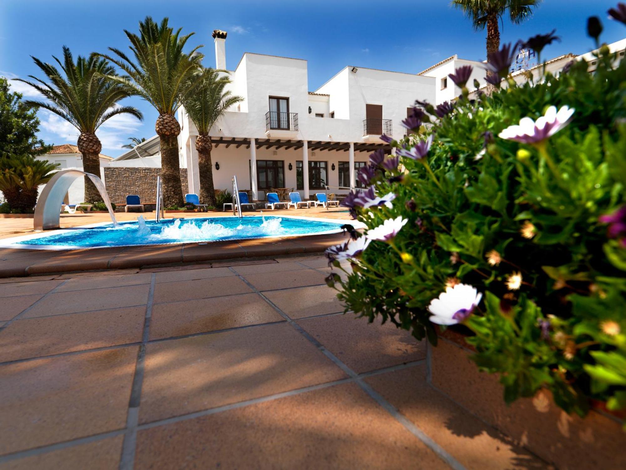 Hotel Porfirio Zahara de los Atunes Exterior photo